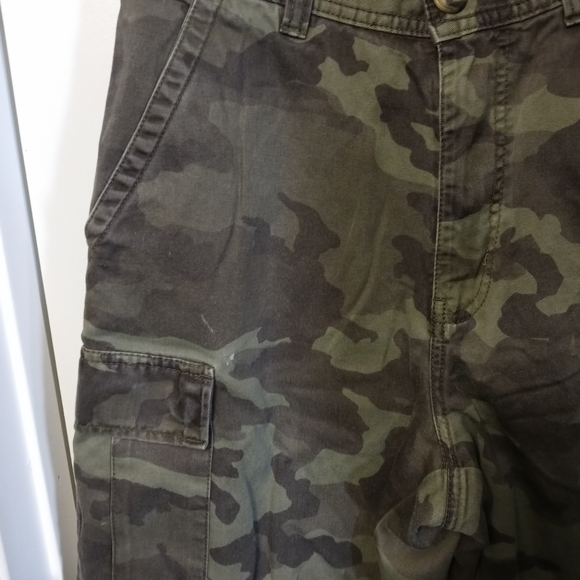 🏇FOOT LOCKER CAMO CARGO PANTS🤺 - Picture 6 of 16